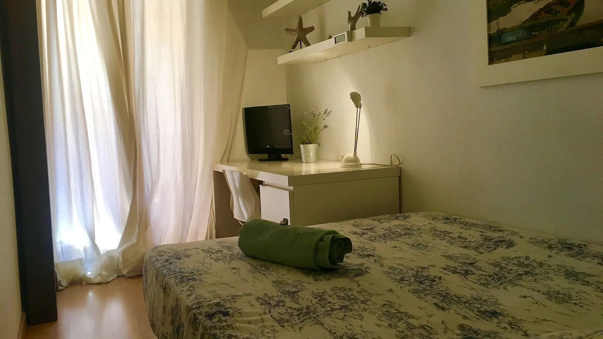Sants Apartment With Terrace Barcelona
